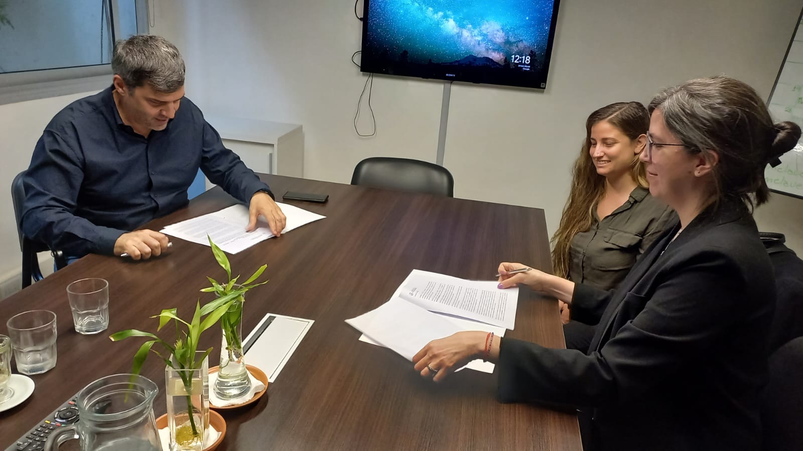 CONVENIO MARCO ENTRE LA AACOP Y FUNDACIÓN MUJERES 2000 | imagen 2